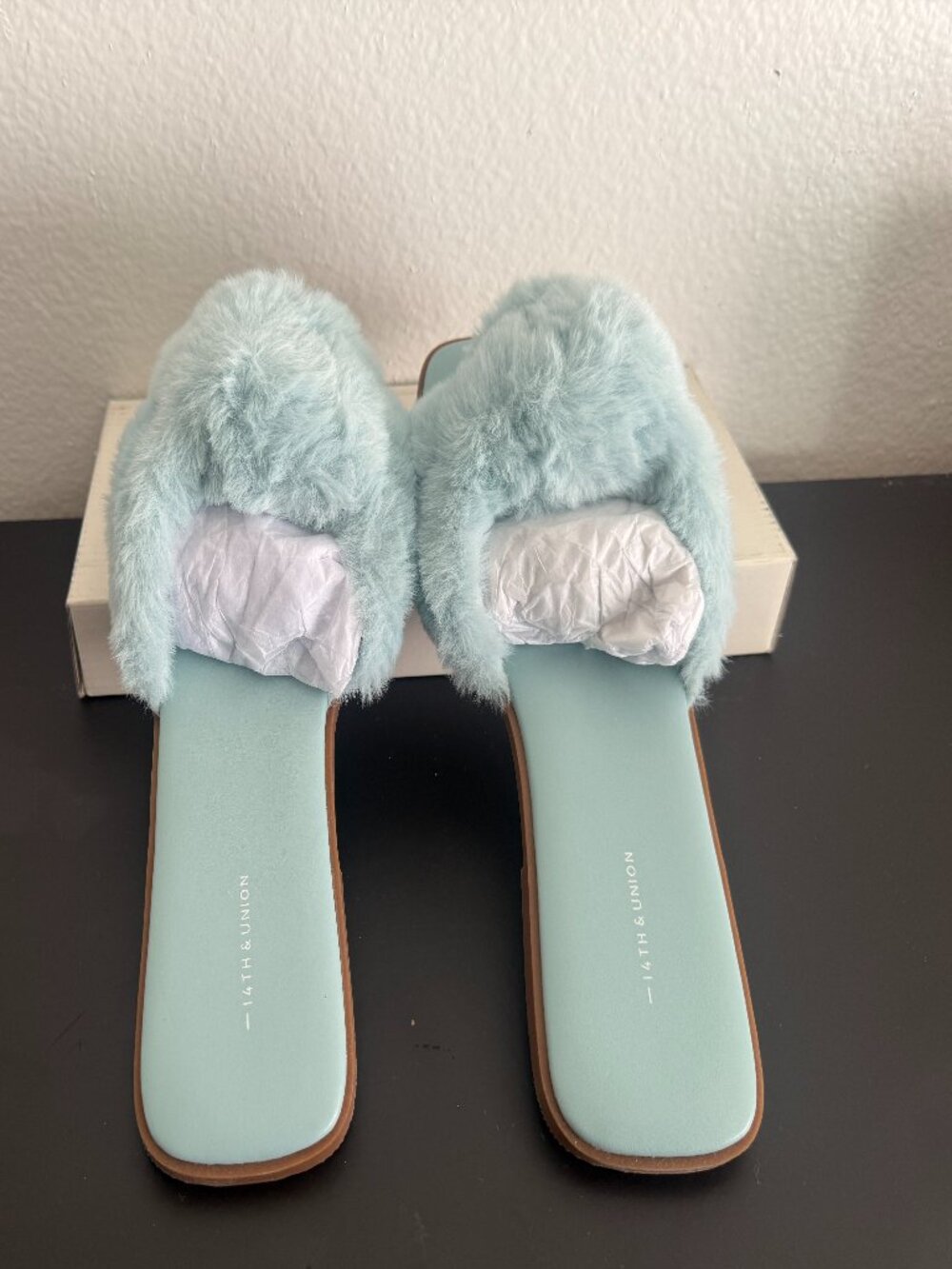 14th & Union Freyaa Plush Sandals NWB Women's 10M Blue Cool